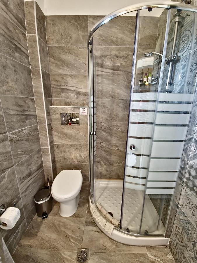 לפקימי Alexandra Apartment 9 מראה חיצוני תמונה
